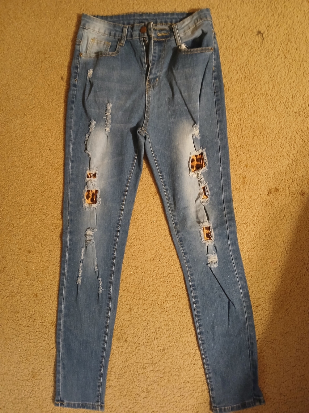 SHEIN Light Blue Skinny Jeans with Leopard Patch Rips